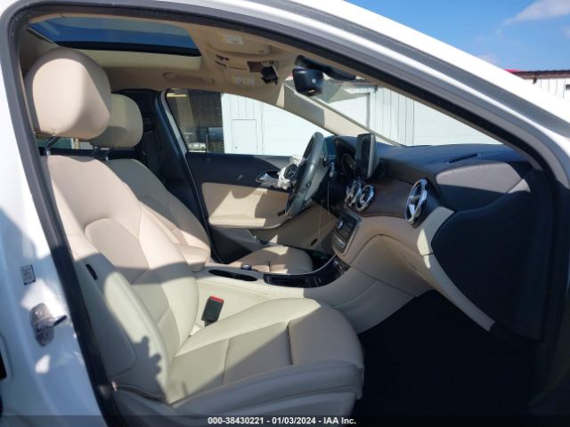 2019 MERCEDES-BENZ GLA 250 WDCTG4GB5KJ565049 Photo 4