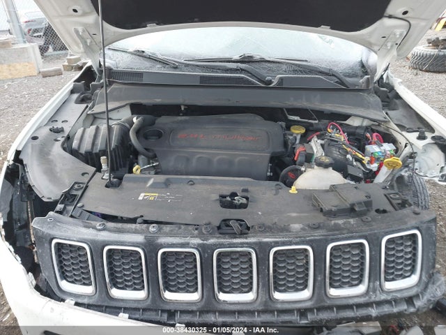 Jeep Compass Latitude 4x4 2018 3C4NJDBB6JT231773 Image 10