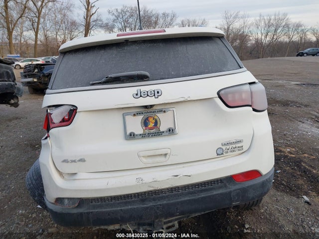 Jeep Compass Latitude 4x4 2018 3C4NJDBB6JT231773 Image 17