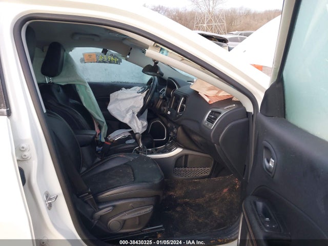 Jeep Compass Latitude 4x4 2018 3C4NJDBB6JT231773 Image 5