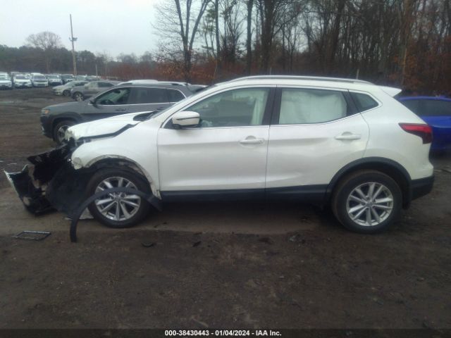 JN1BJ1CR8JW203113 Nissan Rogue Sport Sv
