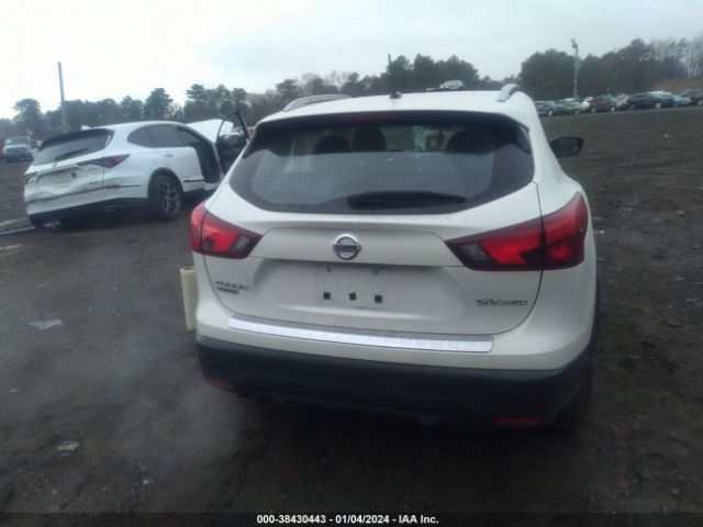 JN1BJ1CR8JW203113 Nissan Rogue Sport Sv