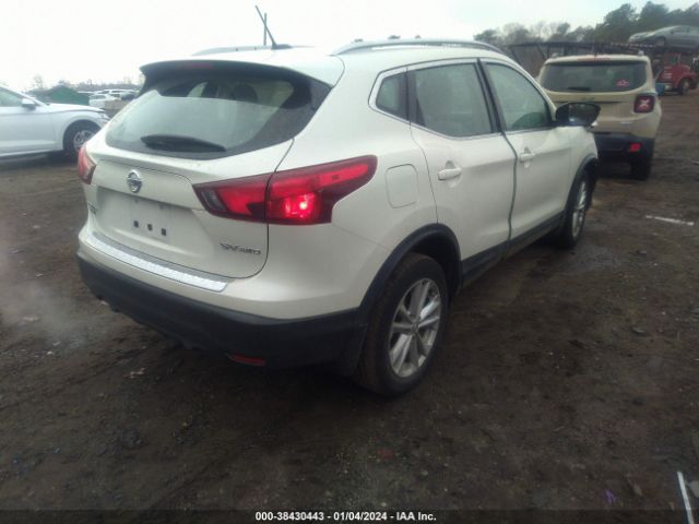 JN1BJ1CR8JW203113 Nissan Rogue Sport Sv