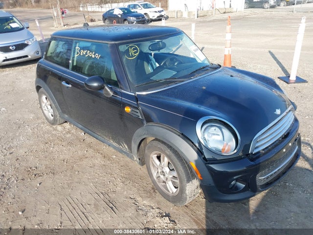 2011 MINI COOPER WMWSU3C55BT096681 Photo 0
