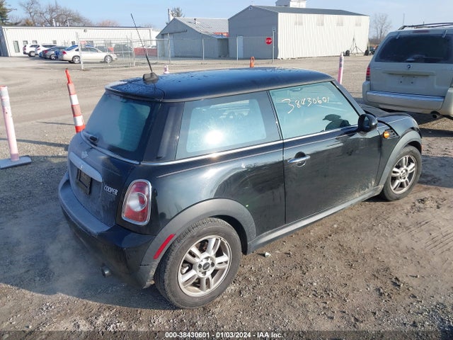 2011 MINI COOPER WMWSU3C55BT096681 Photo 3