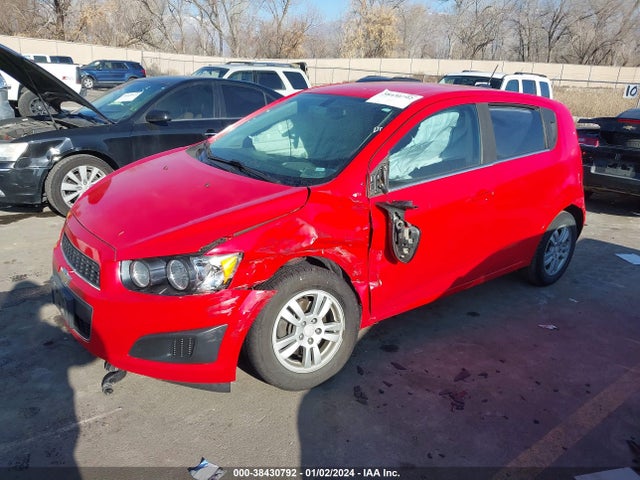Chevrolet Sonic Lt Auto 2016 1G1JC6SBXG4185814 Image 2