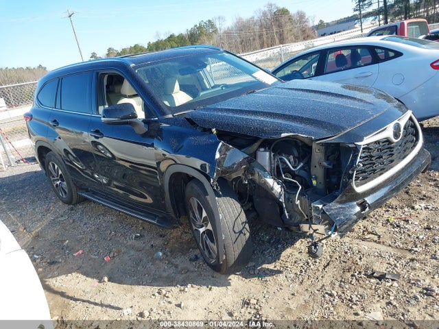2021 TOYOTA HIGHLANDER XLE VIN: 5TDGZRAH9MS059211
