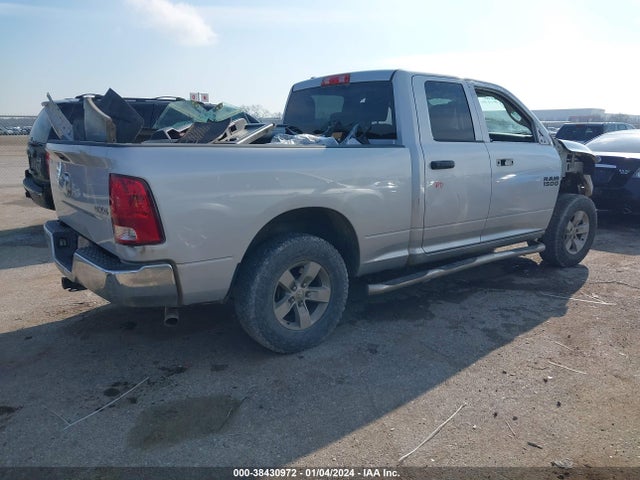 1C6RR7FT7JS293562 RAM 1500 Tradesman Quad Cab 4x4 6'4 Box