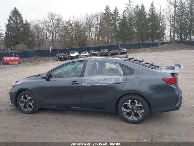2019 KIA FORTE LXS VIN: 3KPF24AD8KE049261