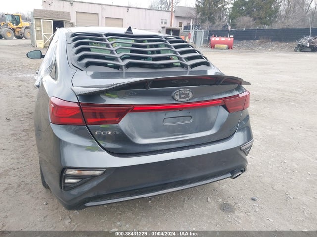 2019 KIA FORTE LXS VIN: 3KPF24AD8KE049261