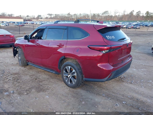 Toyota Highlander Xle 2021 5TDHZRBH8MS116601 Image 3