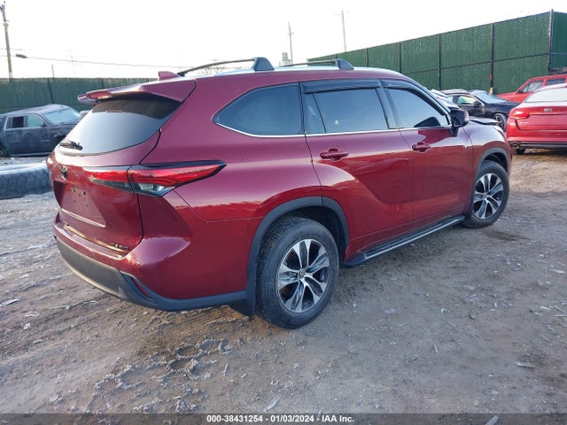 Toyota Highlander Xle 2021 5TDHZRBH8MS116601 Image 4
