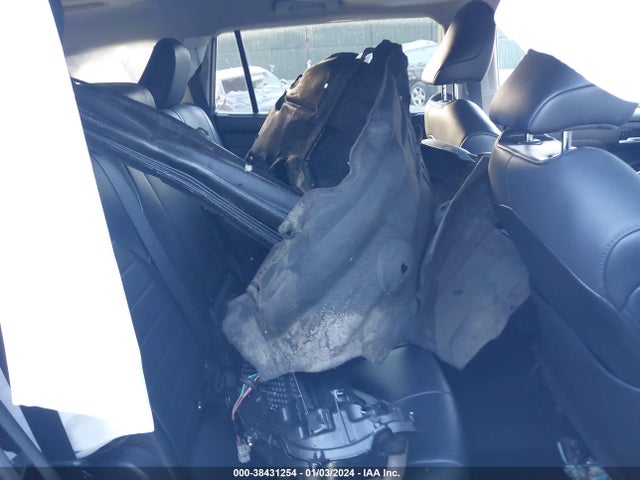Toyota Highlander Xle 2021 5TDHZRBH8MS116601 Image 8