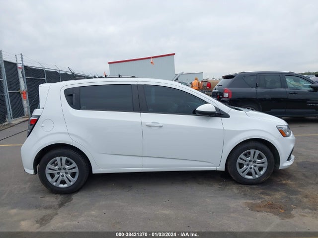 Chevrolet Sonic Lt Auto 2018 1G1JG6SH2J4109486 Image 13