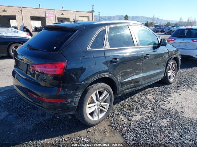 WA1BCCFS6HR015579 Audi Q3 2.0t Premium