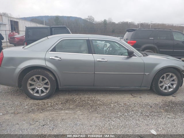 2006 CHRYSLER 300 C VIN: 2C3KA63H36H272383