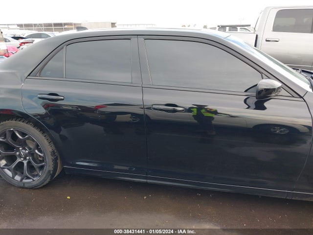 Chrysler 300 300s 2019 2C3CCABG2KH690731 Image 13