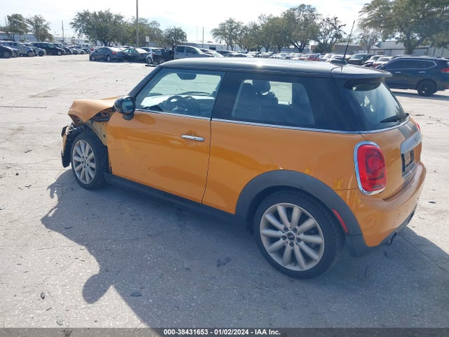 2015 MINI HARDTOP WMWXM5C5XF3A58325 Photo 2