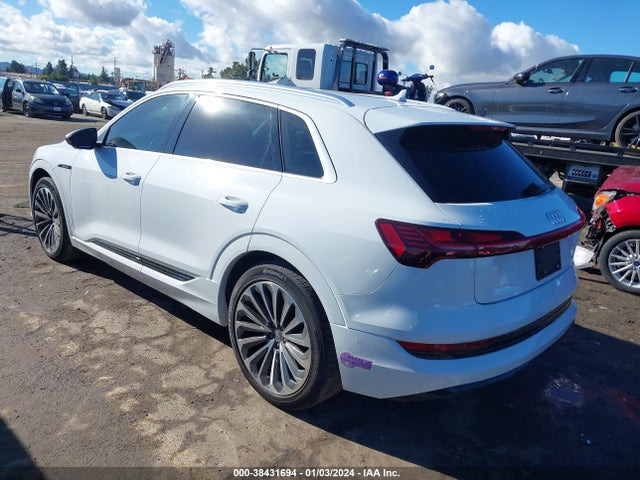 WA1VAAGE8KB009184 Audi E-tron Premium Plus