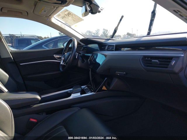 WA1VAAGE8KB009184 Audi E-tron Premium Plus
