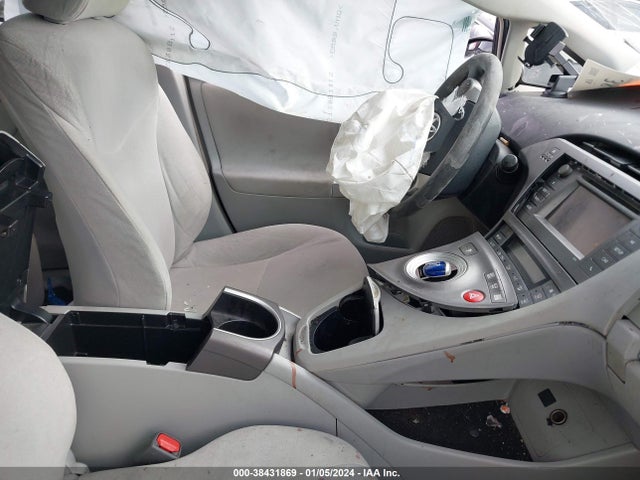 Toyota Prius Two 2014 JTDKN3DU3E1770185 Image 5