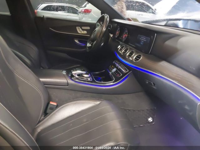 WDDZF4KB1HA108215 Mercedes-Benz E 300 4matic