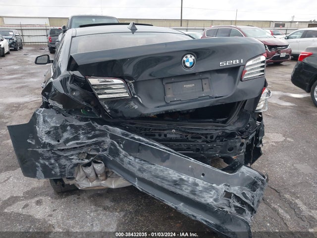 WBA5A5C52ED509138 BMW 528I