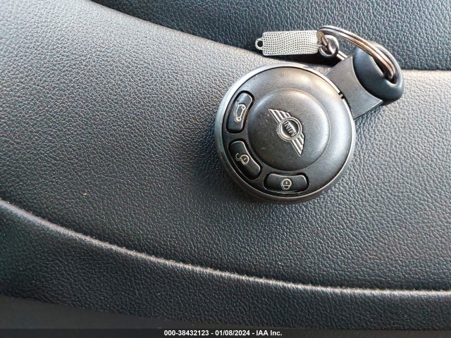 2012 MINI COOPER WMWSU3C51CT258520 Photo 10