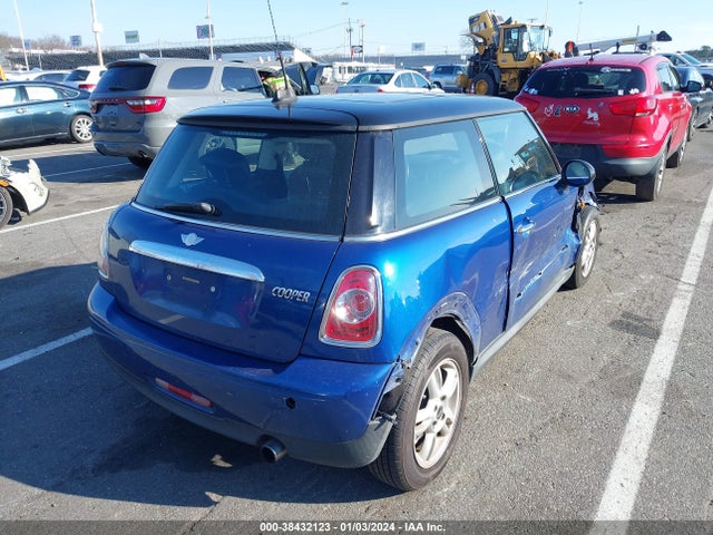 2012 MINI COOPER WMWSU3C51CT258520 Photo 3