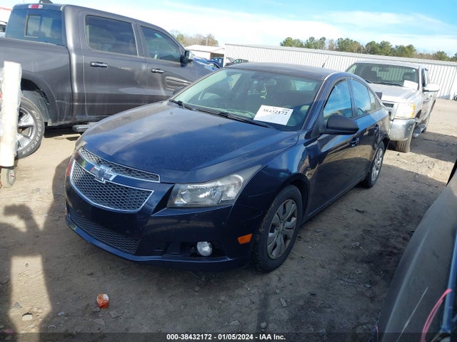 Chevrolet Cruze Ls Manual 2014 1G1PB5SH1E7279961 Image 2