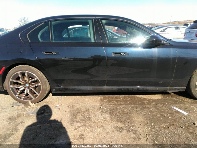 BMW 760i Xdrive 2023 WBA33EJ02PCM34328 Image 13