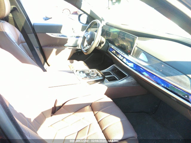 BMW 760i Xdrive 2023 WBA33EJ02PCM34328 Image 5