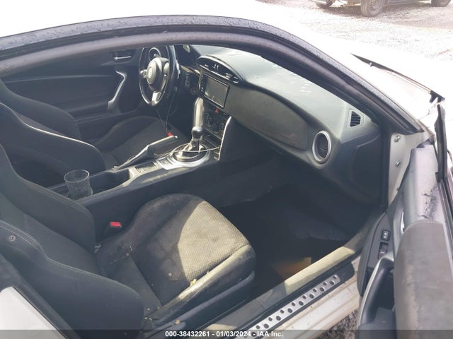 38432261 :رقم المزاد ، JF1ZNAA12H8711403 vin ، 2017 Toyota 86 مزاد بيع