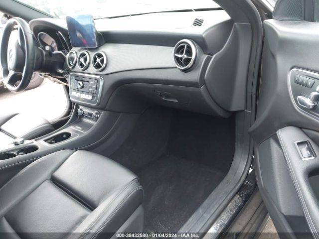 2019 MERCEDES-BENZ CLA 250 WDDSJ4EB3KN755937 Photo 4
