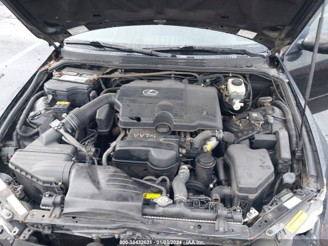 2003 LEXUS IS 300 BASE W/5-SPEED AUTO VIN: JTHBD192630069110