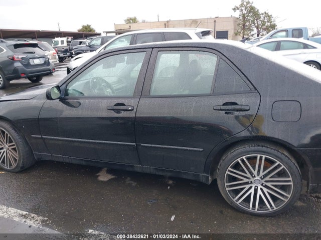 2003 LEXUS IS 300 BASE W/5-SPEED AUTO VIN: JTHBD192630069110