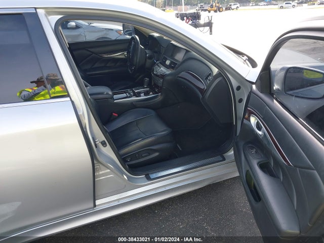 2014 INFINITI Q70 3.7 VIN: JN1BY1AP6EM260490