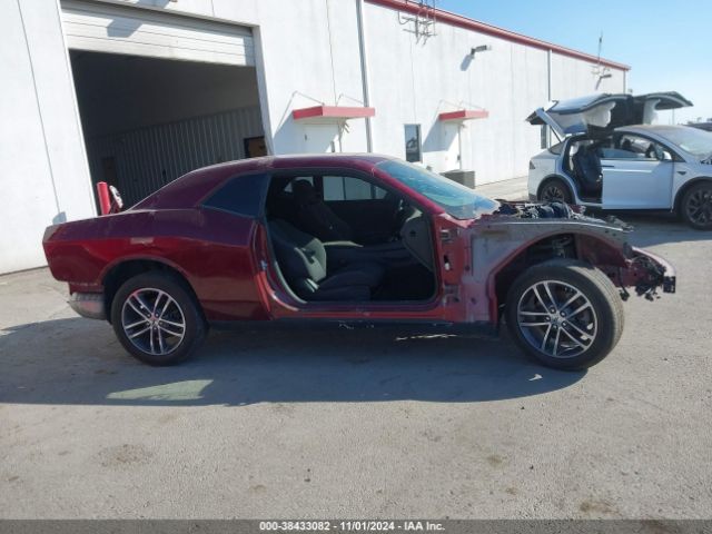 2C3CDZGGXKH583818 Dodge Challenger Sxt Awd