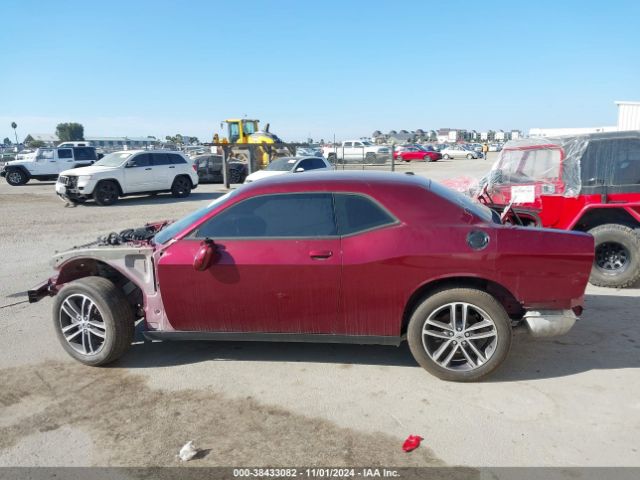 2C3CDZGGXKH583818 Dodge Challenger Sxt Awd