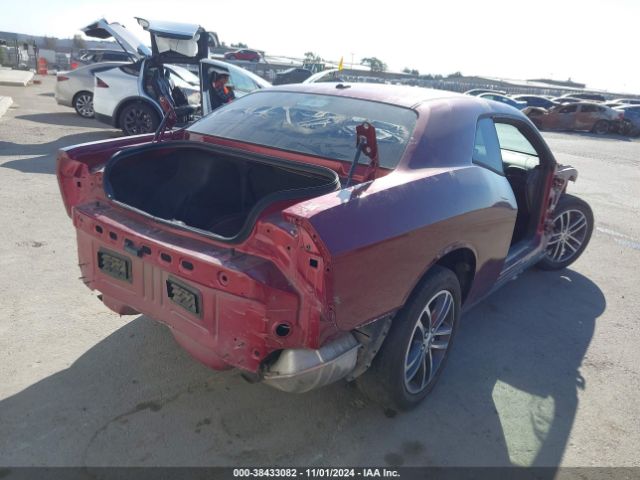 2C3CDZGGXKH583818 Dodge Challenger Sxt Awd
