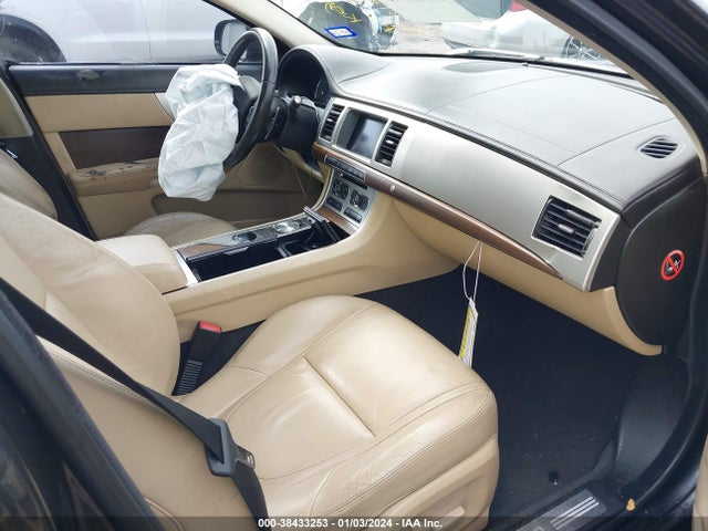 2013 JAGUAR XF SAJWA0ES2DPS74395 Photo 4