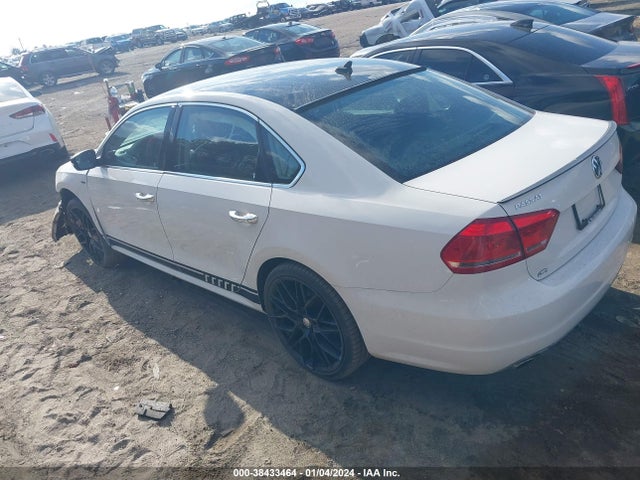1VWBT7A30FC006547 Volkswagen Passat 1.8t Sport