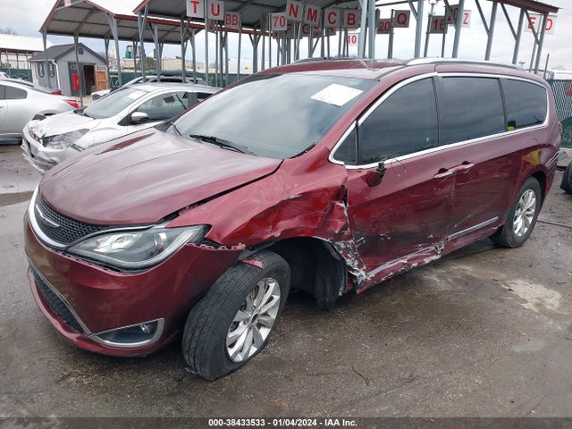 Chrysler Pacifica Touring L 2018 2C4RC1BG8JR149570 Image 2