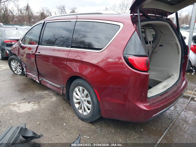 Chrysler Pacifica Touring L 2018 2C4RC1BG8JR149570 Image 3