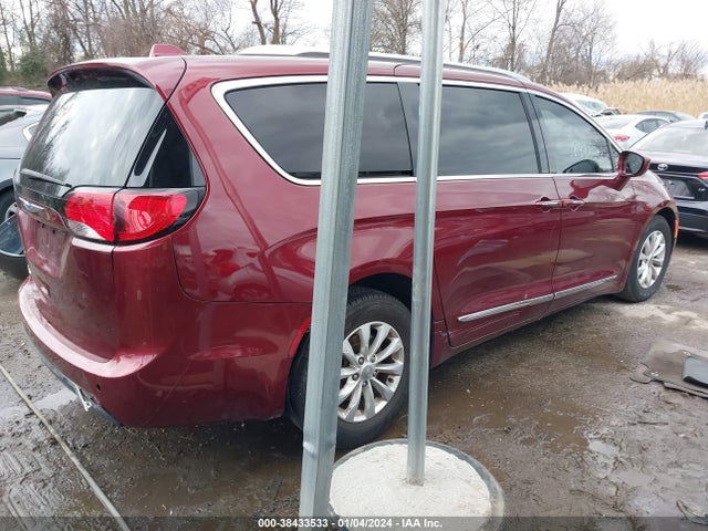 Chrysler Pacifica Touring L 2018 2C4RC1BG8JR149570 Image 4
