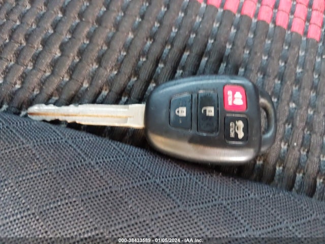 Toyota COROLLA LE 2015 2T1BURHE8FC324703 Image 11