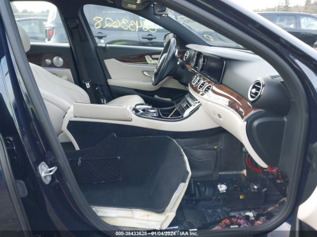 WDDZF4KB6HA076801 Mercedes-Benz E 300 4matic