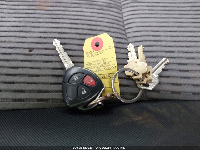 Toyota 4RUNNER SR5 2016 JTEBU5JR2G5319500 Image 11