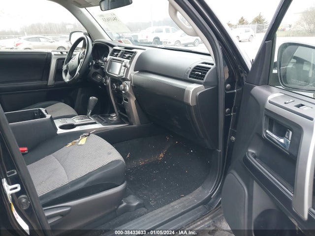 Toyota 4RUNNER SR5 2016 JTEBU5JR2G5319500 Image 5