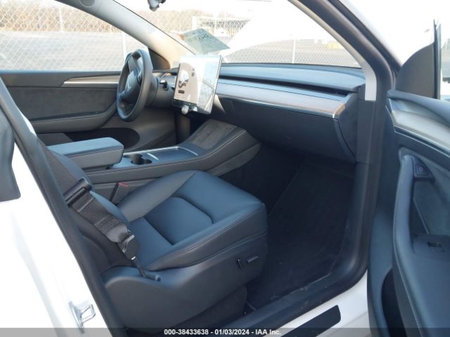 2023 TESLA MODEL Y 7SAYGDEE1PA042490 Photo 4